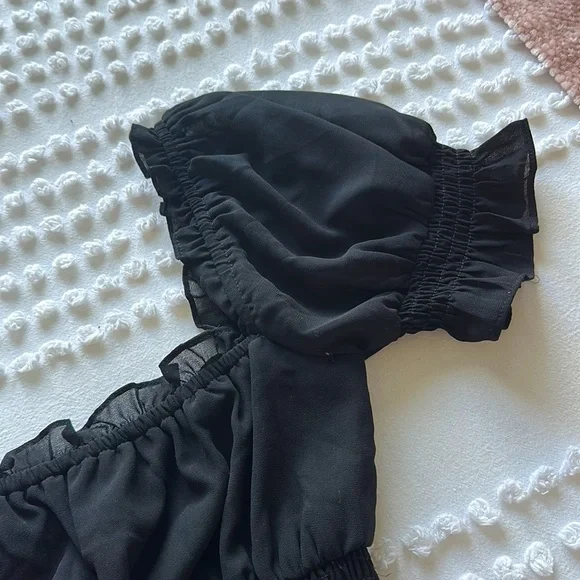 Black puffed shoulder shirt - Picture 2 of 3